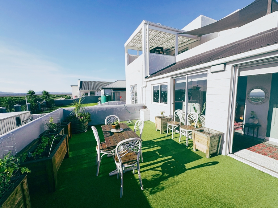 4 Bedroom Property for Sale in Yzerfontein Western Cape